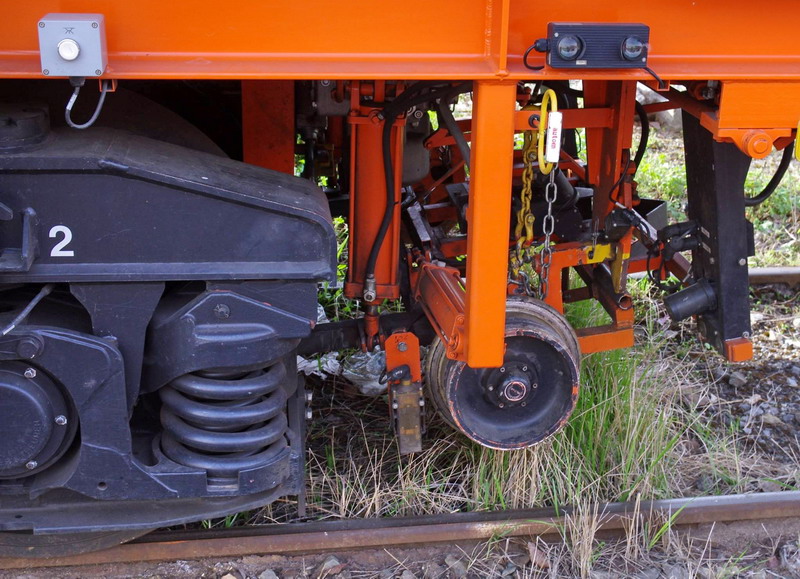 99 87 9 122 522-5 - 108-32 U (2013-05-13 gare de Saint Quentin) Colas Rail (23).jpg