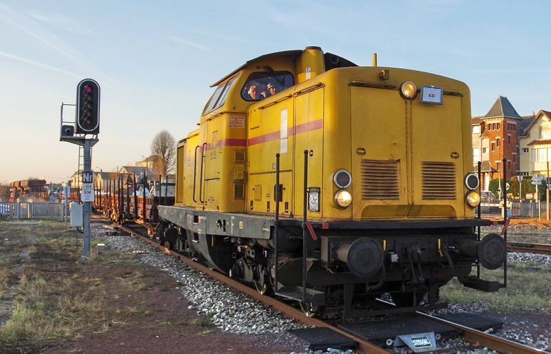 99 87 9 182 589-1 V212F (2016-12-05 gare de Chaulnes) (1).jpg