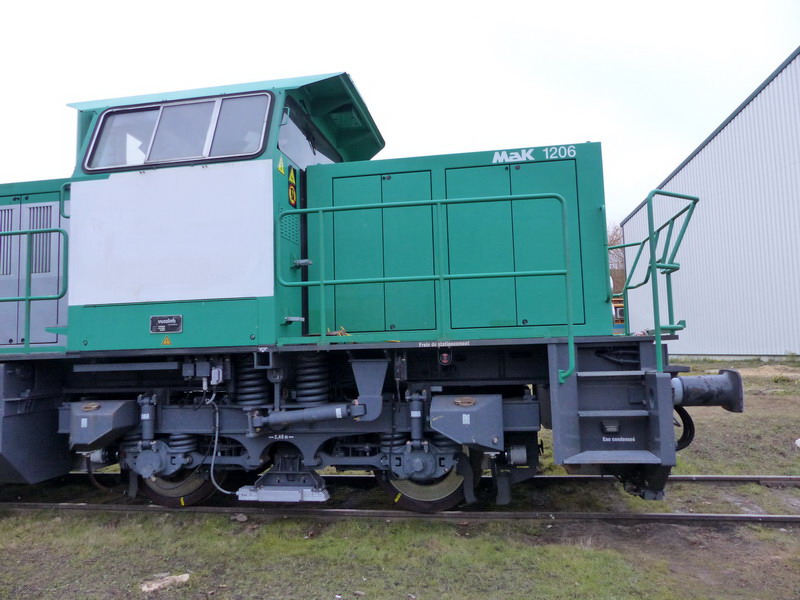 G 1206 BB 100 1377 (2016-12-19 SPDC) Livrée verte 1377 ex 61013 (2).jpg