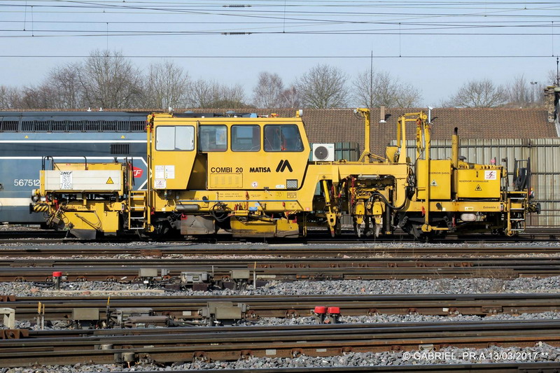 99 87 9 228 051-8 2017-03-13 Strasbourg) Combi 20 GR7 SNCF-ST (1).jpg