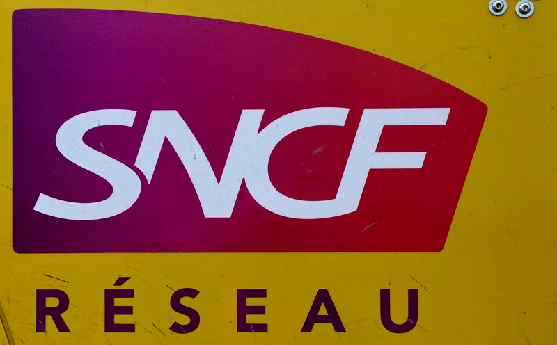 UNAC 300 RR 2 (2017-03-31 Laon) SNCF RESEAU 21 (18).jpg
