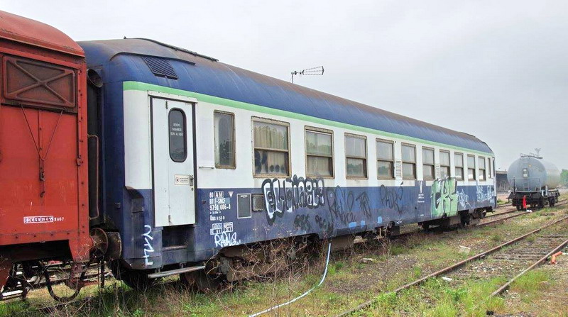 80 87 979 0 606-8 Uas H55 0 F SNCF-AM (2017-05-04 Saint Quentin) (1).jpg