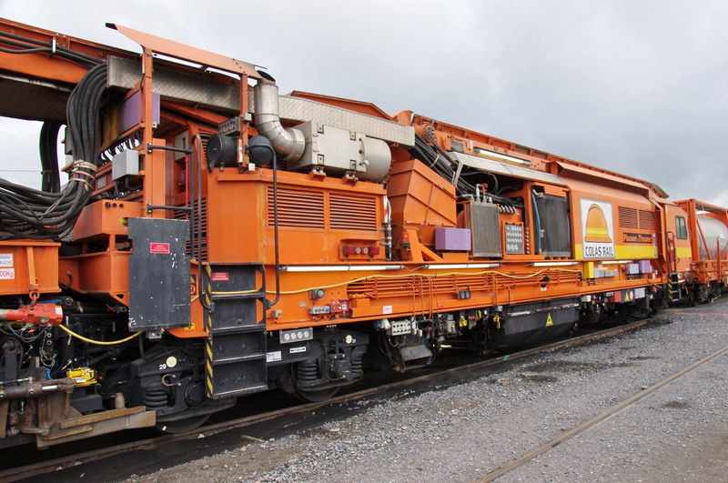 99 87 9 114 501-9 RM 900 HD 100 AHM (2013-06-12 Laon) Colas Rail (16).jpg
