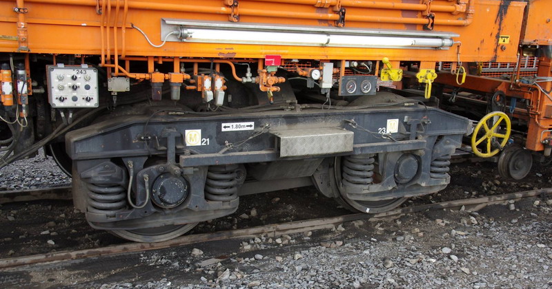 99 87 9 114 501-9 RM 900 HD 100 AHM (2013-06-12 Laon) Colas Rail (41).jpg