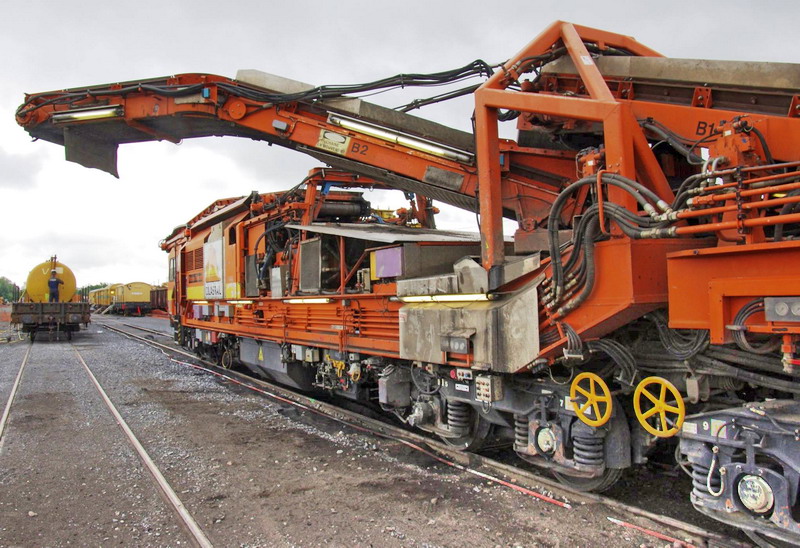 99 87 9 114 501-9 RM 900 HD 100 AHM (2013-06-12 Laon) Colas Rail (57).jpg