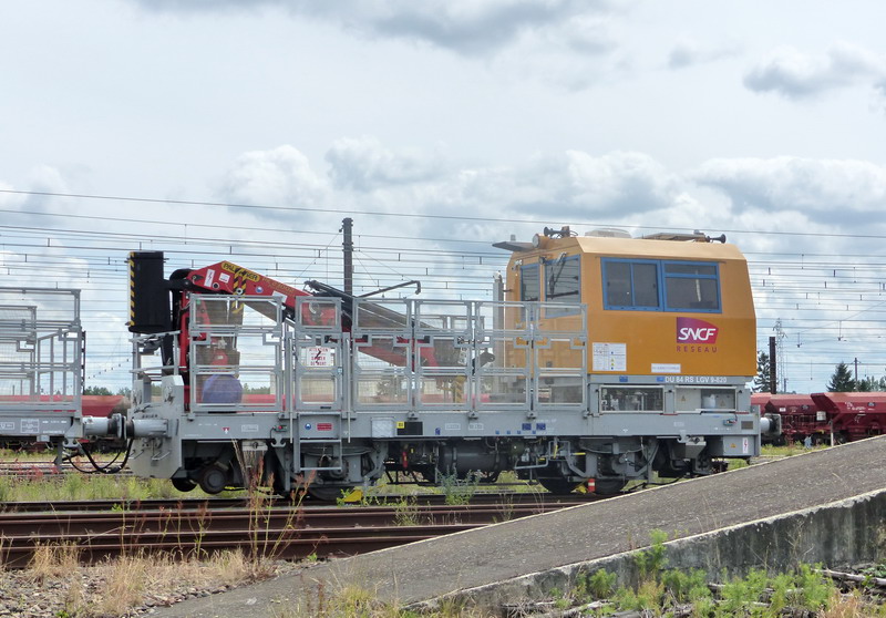 99 87 9 186 040-1 DU 84 RS LGV 9-821 (2017-06-04 Infrapôle LGV A de SPDC) + 041-9 (17).jpg