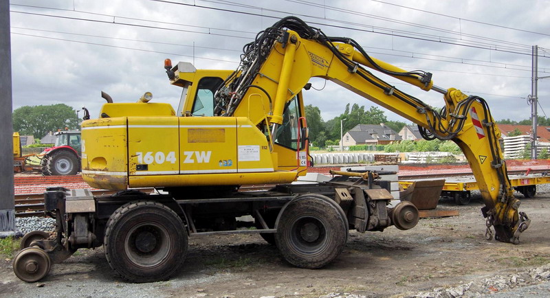 ATLAS TEREX 1604 ZW (2017-06-07 gare de Menin) Taveirne N.V (1).jpg