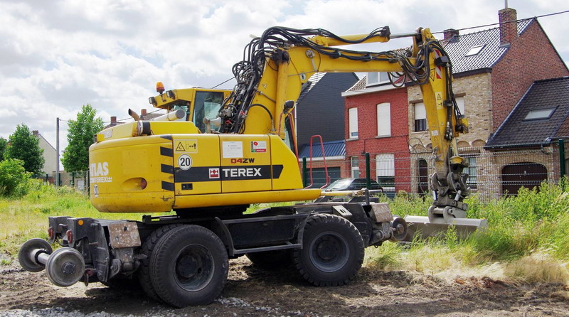 TEREX 1604 KZW (2017-06-07 gare de Menin) De Witte-Wandercaveye (14).jpg