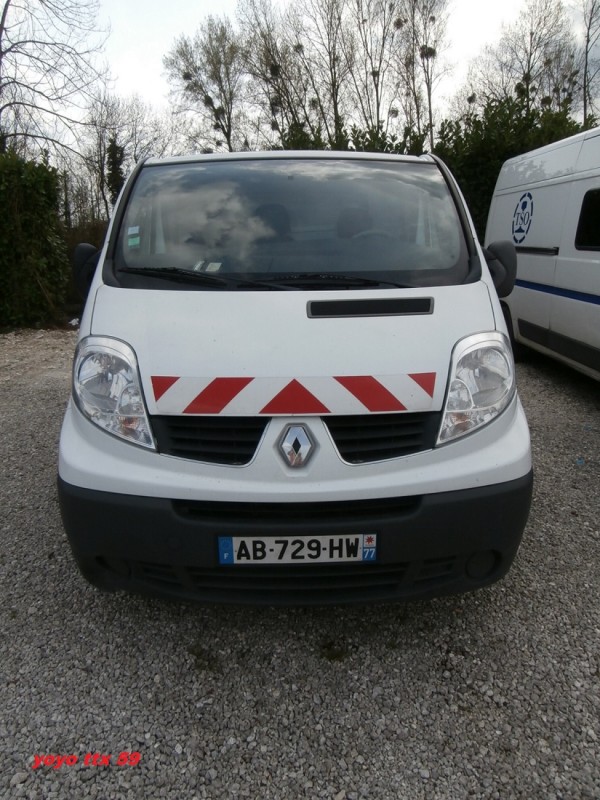 TSO Renault Trafic AB-729-HW-77=2.JPG