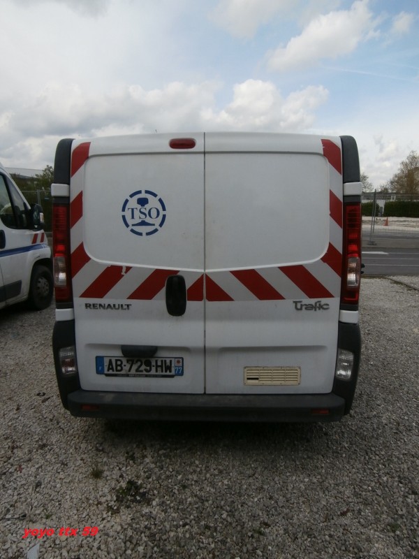 TSO Renault Trafic AB-729-HW-77=5.JPG