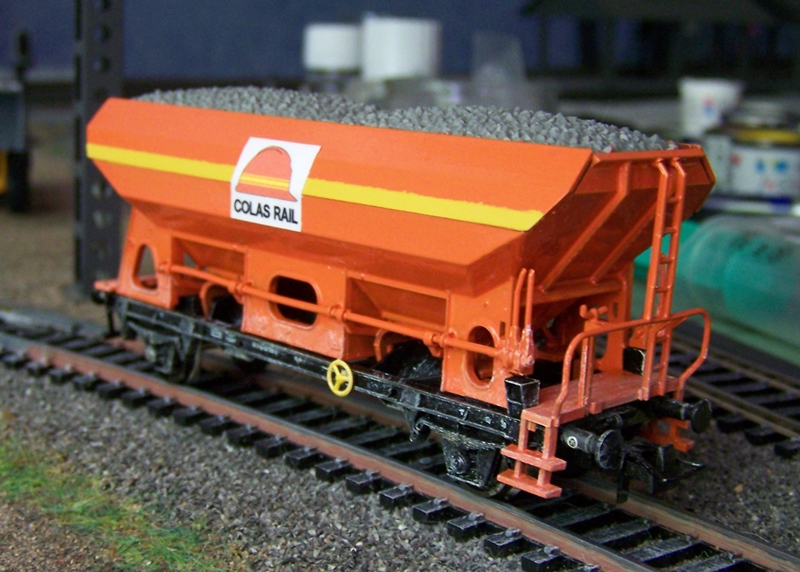 Trémie Colas Rail.JPG