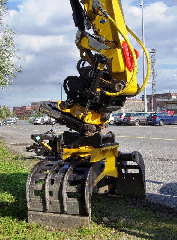 Engcon Tiltrotateur EC 219 (9).jpg