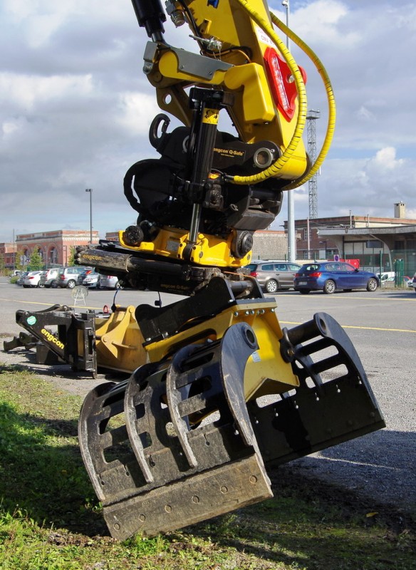 Engcon Tiltrotateur EC 219 (11).jpg