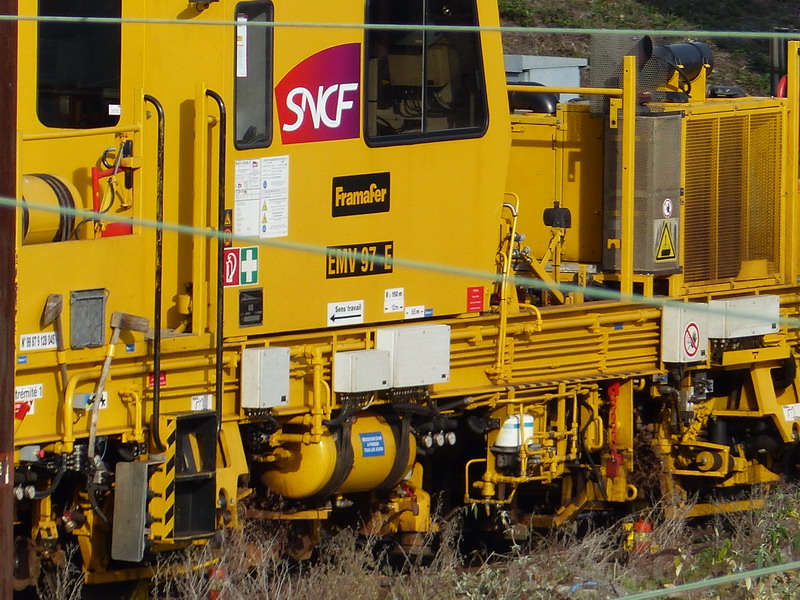 99 87 9 128 045-0  EMV 97 E (2017-11-01 SPDC) SNCF-NT 9.322 (2).jpg