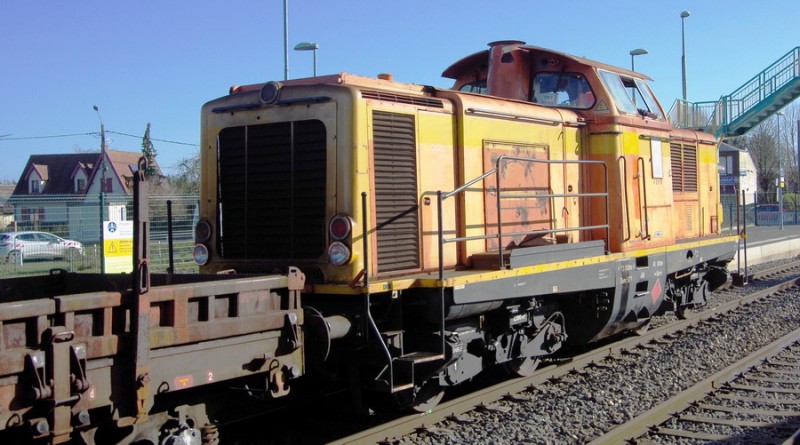 99 87 9 182 550-3 (2018-902-12 gare de Rosières) V211RC Colas Rail (8).jpg