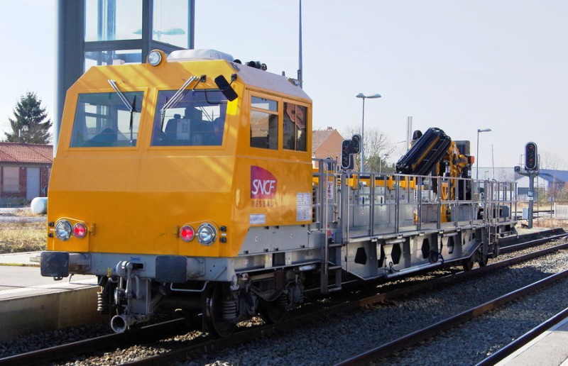 99 87 9 185 421-8 (2018-02-28 gare de Chaulnes vers Amiens) DU 94 8-131 SNCF-AM (1).jpg