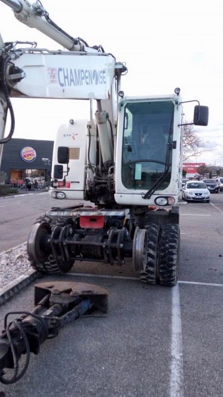 UNAC 22 TRR (2018-03-16 parking de Carrefour à Avignin) (13).jpg