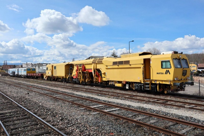 99 87 9 124 536-3 B66 UC (2018-03-31 gare de Molsheim) Sotramest (9).jpg