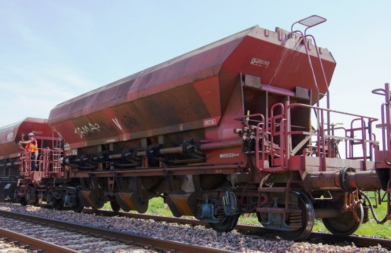 89 87 978 634-2 Uas D12 9 F-SNCFR (2018-04-20 Monbleux) (1).jpg (157.6 Kio) Vu 526 fois 89 87 978 634-2 Uas D12 9 F-SNCFR (2018-04-20 Monbleux) (1).jpg