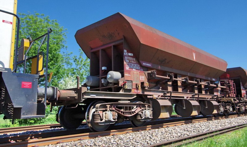 80 87 977 7 732-9 Uas D12 6 F-SNCFR (2018-05-08 PKn°71 à Jussy) (1).jpg (185.14 Kio) Vu 554 fois 80 87 977 7 732-9 Uas D12 6 F-SNCFR (2018-05-08 PKn°71 à Jussy) (1).jpg