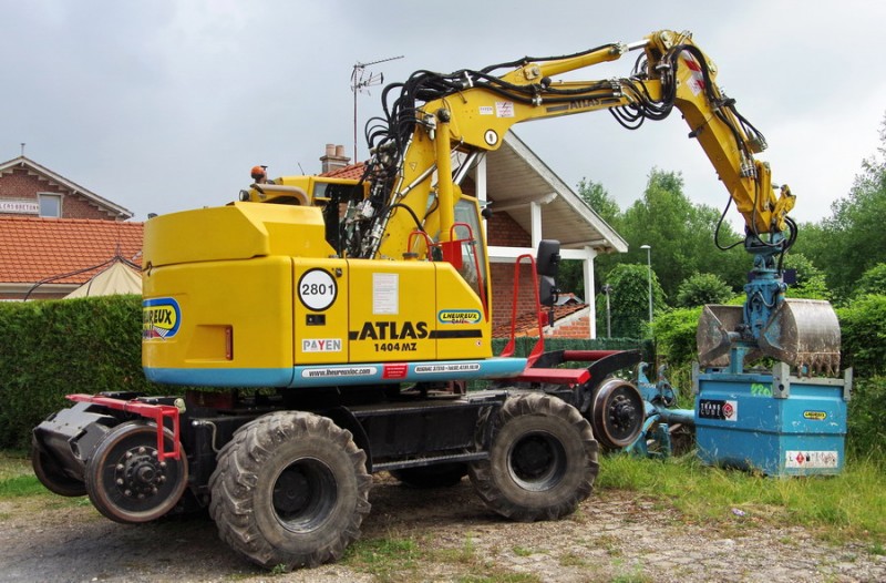 ATLAS 1404 KZW (2018-06-06 Vilers-Bretonneux) L'Heureux Rail 2801 (4).jpg (205.2 Kio) Vu 3403 fois ATLAS 1404 KZW (2018-06-06 Vilers-Bretonneux) L'Heureux Rail 2801 (4).jpg