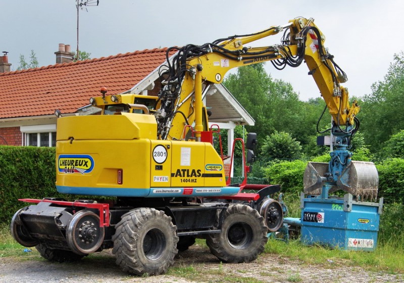 ATLAS 1404 KZW (2018-06-06 Vilers-Bretonneux) L'Heureux Rail 2801 (3).jpg (243.32 Kio) Vu 5547 fois ATLAS 1404 KZW (2018-06-06 Vilers-Bretonneux) L'Heureux Rail 2801 (3).jpg