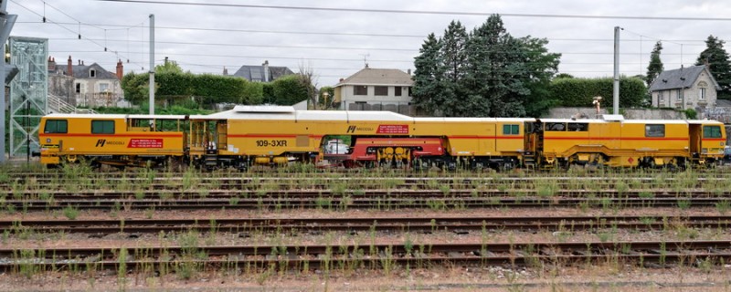 99 87 9 121 503-6 Type 109 3 XR (2018-08-20 gare de Blois).jpg