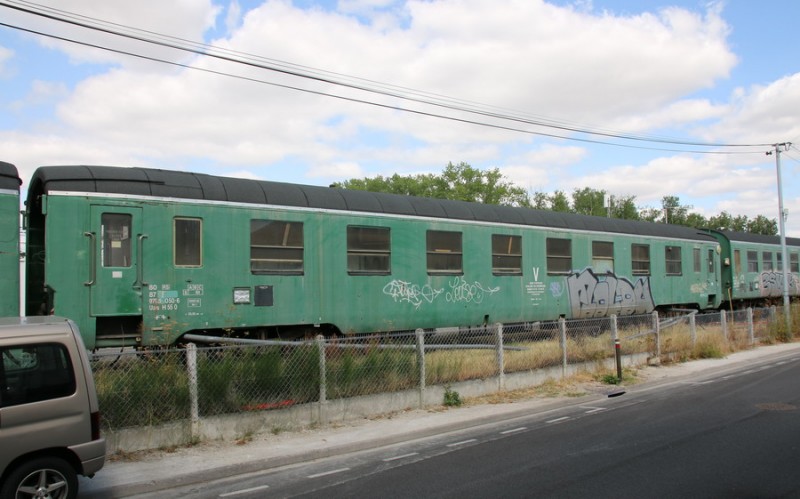 (3) 80 87 979 3 050-6 Uas H55 0 SNCF-RS (2018-08-21 Amboise).jpg