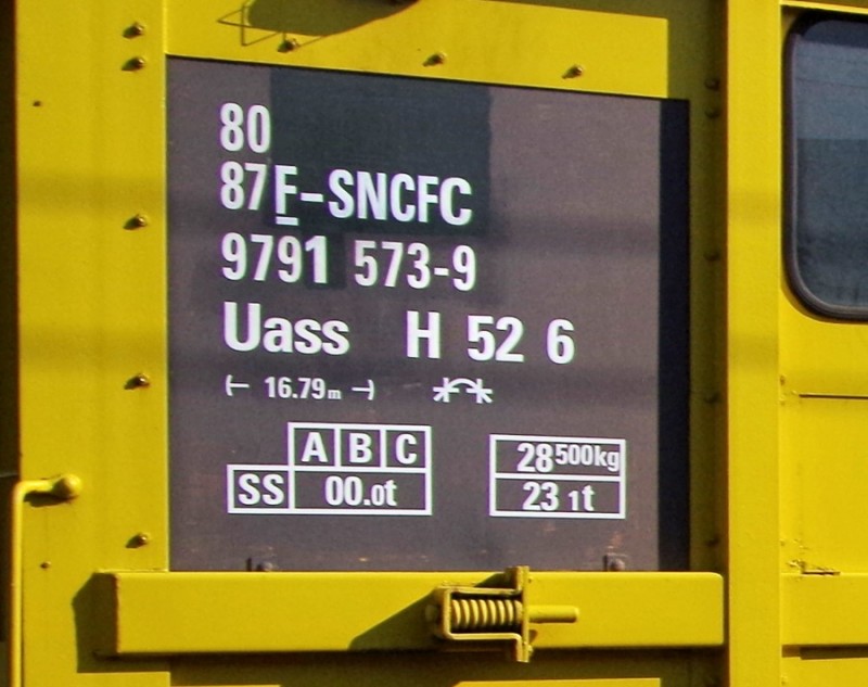 80 87 979 1 573-9 Uass H52 6 F-SNCFC (2018-19-10 gare de Tergnier) (6).jpg