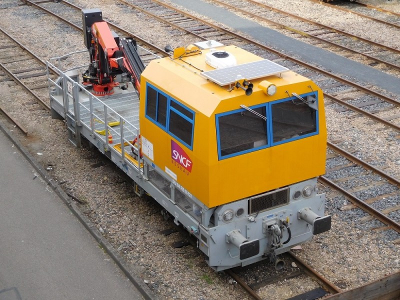 DU 84 RS - 99 87 9 185 227-5 - SNCF MN à Nancy le 27-04-2018 (1).jpg