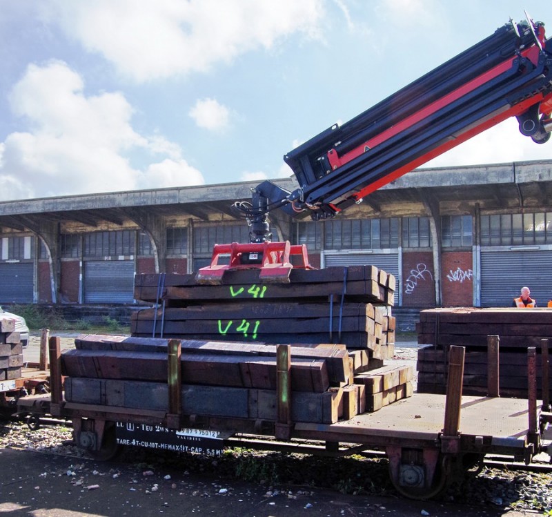 99 87 9 750 121-5 SNCF-LL (2019-03-19 St Quentin) (4).jpg (233.47 Kio) Vu 5503 fois 99 87 9 750 121-5 SNCF-LL (2019-03-19 St Quentin) (4).jpg