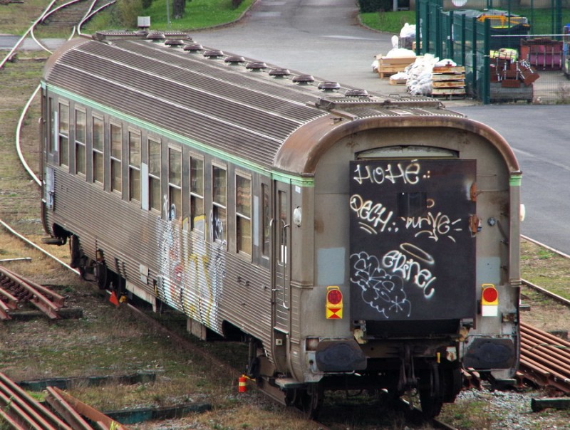 80 87 979 3 067-9 Uas H55 O SNCF-LL (2019-03-24 Tergnier) (3).jpg