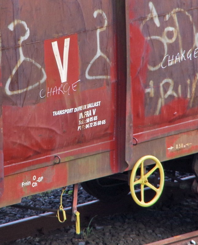 80 87 977 6 979-7 Uas F28 2 F SNCF-PSL (2019-04-12 Tergnier) (3).jpg