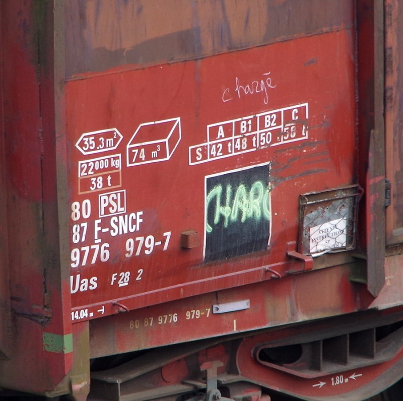 80 87 977 6 979-7 Uas F28 2 F SNCF-PSL (2019-04-12 Tergnier) (2).jpg