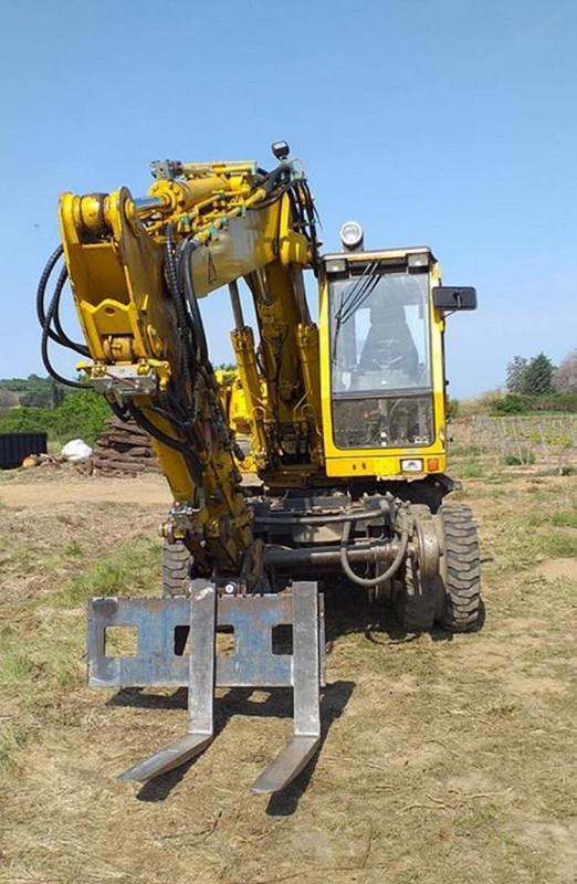 Liebherr A900ZW (2019-04-20 Uzes) vers Pont du Gard (2).jpg (242.15 Kio) Vu 2805 fois Liebherr A900ZW (2019-04-20 Uzes) vers Pont du Gard (2).jpg
