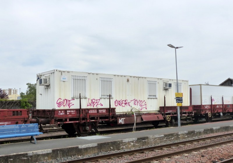 (3) 40 87 959 4 104-1 Us K55 2 F-SNCFR (2019-04-21 (6) gare de Joué les Tours PK 241,192).jpg