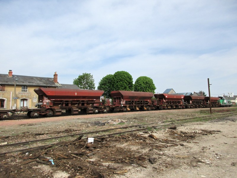 (41) demie rame TTX ballast BB 469409 INFRA Dijon Perrigny + 5 trémies Uas.jpg (217.83 Kio) Vu 11983 fois (41) demie rame TTX ballast BB 469409 INFRA Dijon Perrigny + 5 trémies Uas.jpg