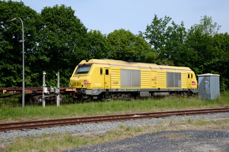 75092 (2019-05-23 gare de Conchi-le-Temple) 62031 de Lngueau (2).jpg (260.64 Kio) Vu 12189 fois 75092 (2019-05-23 gare de Conchi-le-Temple) 62031 de Lngueau (2).jpg