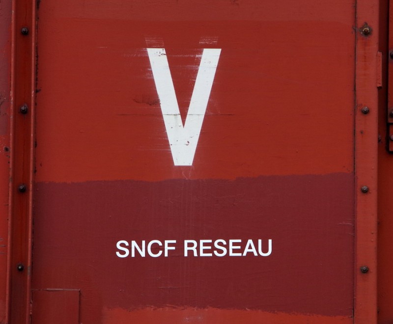 40 87 959 2 044-1 Us G54 1 F-SNCFR (2°19-06-26 C2MI à Arras) (4).jpg