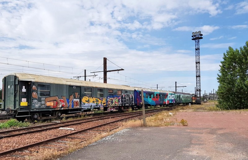80 87 979 3 408-0 Uas H54 6 SNCF-TR (2019-07-03 SPDC) (1).jpg (192.93 Kio) Vu 10826 fois 80 87 979 3 408-0 Uas H54 6 SNCF-TR (2019-07-03 SPDC) (1).jpg