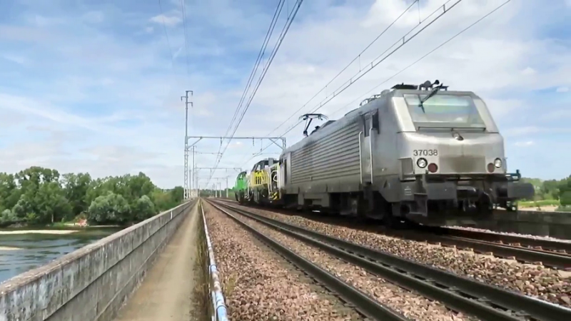 DE 18 5502268 (2019-08-05 Pont de Montlouis) + 37038 + DE 18 (1).png (665.28 Kio) Vu 3981 fois DE 18 5502268 (2019-08-05 Pont de Montlouis) + 37038 + DE 18 (1).png