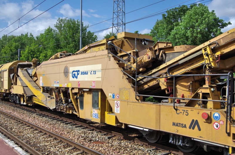 99 87 9 314 507-4 (2019-07-30 Poix de Picardie) Train XD GCF Roma C75 (3).jpg