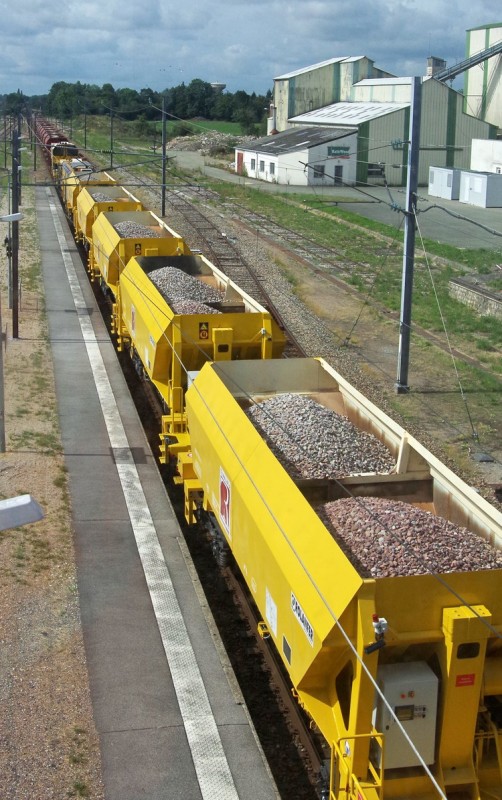 (104) 2019-08-12 gare d'Abancourt (1).jpg (349.16 Kio) Vu 1516 fois (104) 2019-08-12 gare d'Abancourt (1).jpg