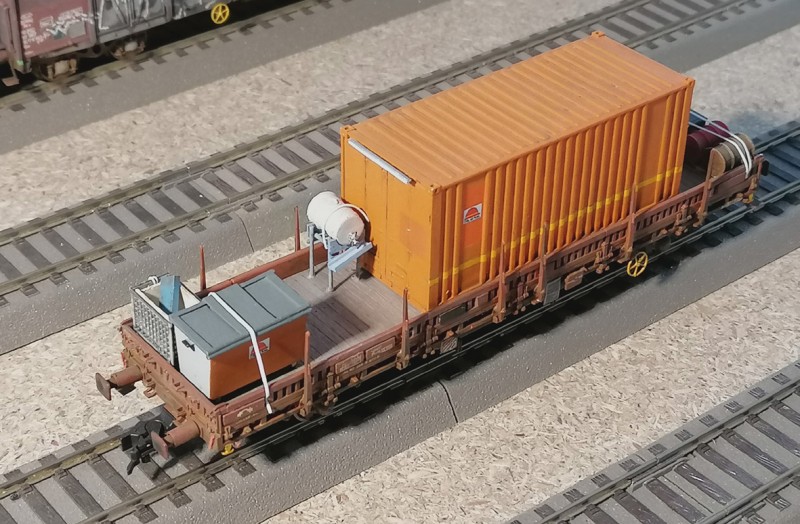 Wagon Ks COLAS Rail sur base Roco n°1 02.jpg