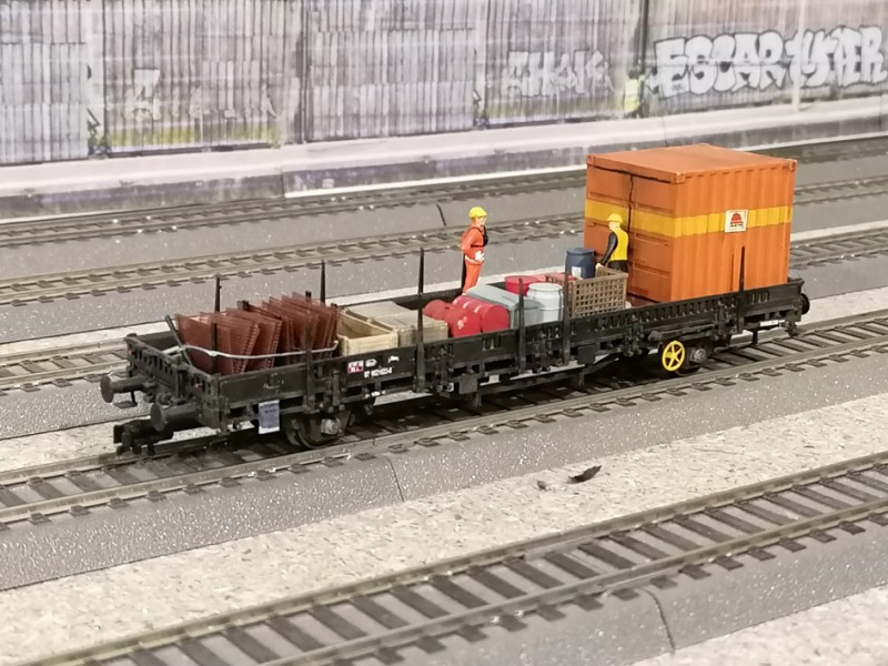 Wagon Ks COLAS Rail sur base Roco n°6 référence 01.jpg