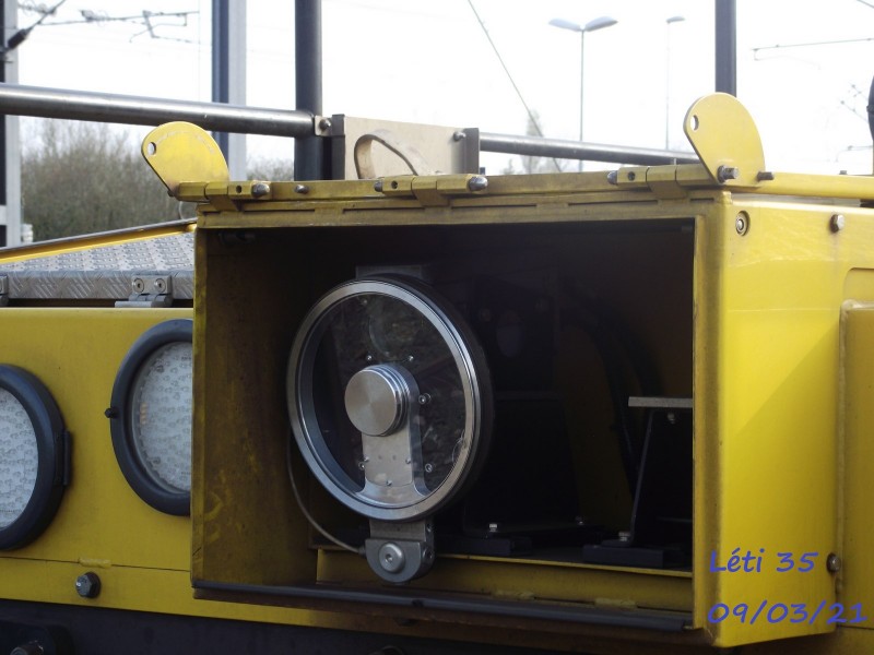 Théia_g.JPG (249.58 Kio) Vu 8104 fois Théia_g.JPG