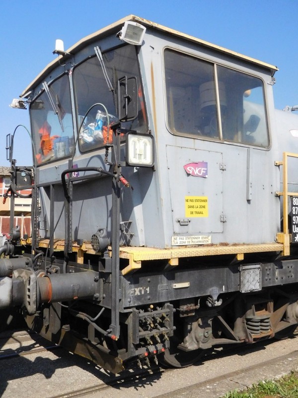 Désherbeur - 80 87 979 8 805-8 - SNCF CH à Ambérieu 03-04-2021 (4).JPG