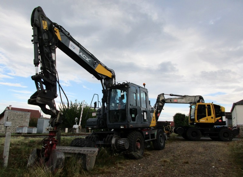 (13) Doosan ACX DX 160 WRR Défi Rails.JPG