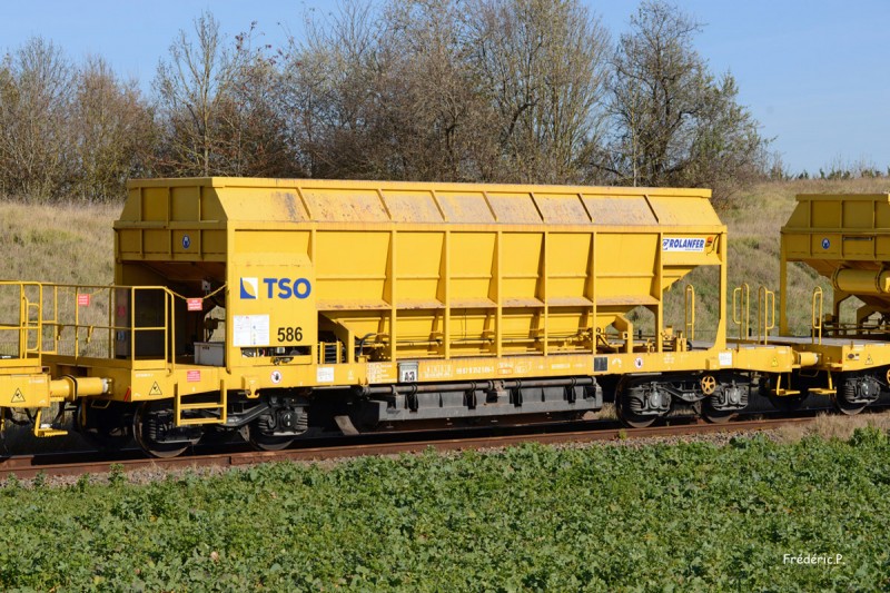 99 87 935 2 586-1 Joué-lès-Tours01 121121.jpg