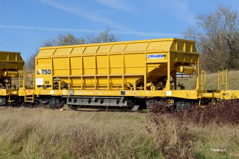 99 87 935 2 588-7 Joué-lès-Tours01 121121.jpg
